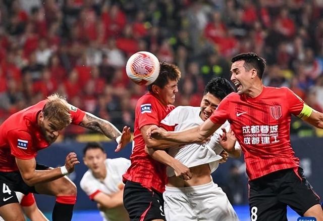 曼联错失单刀球，武磊门将神勇扑救成最大功臣！