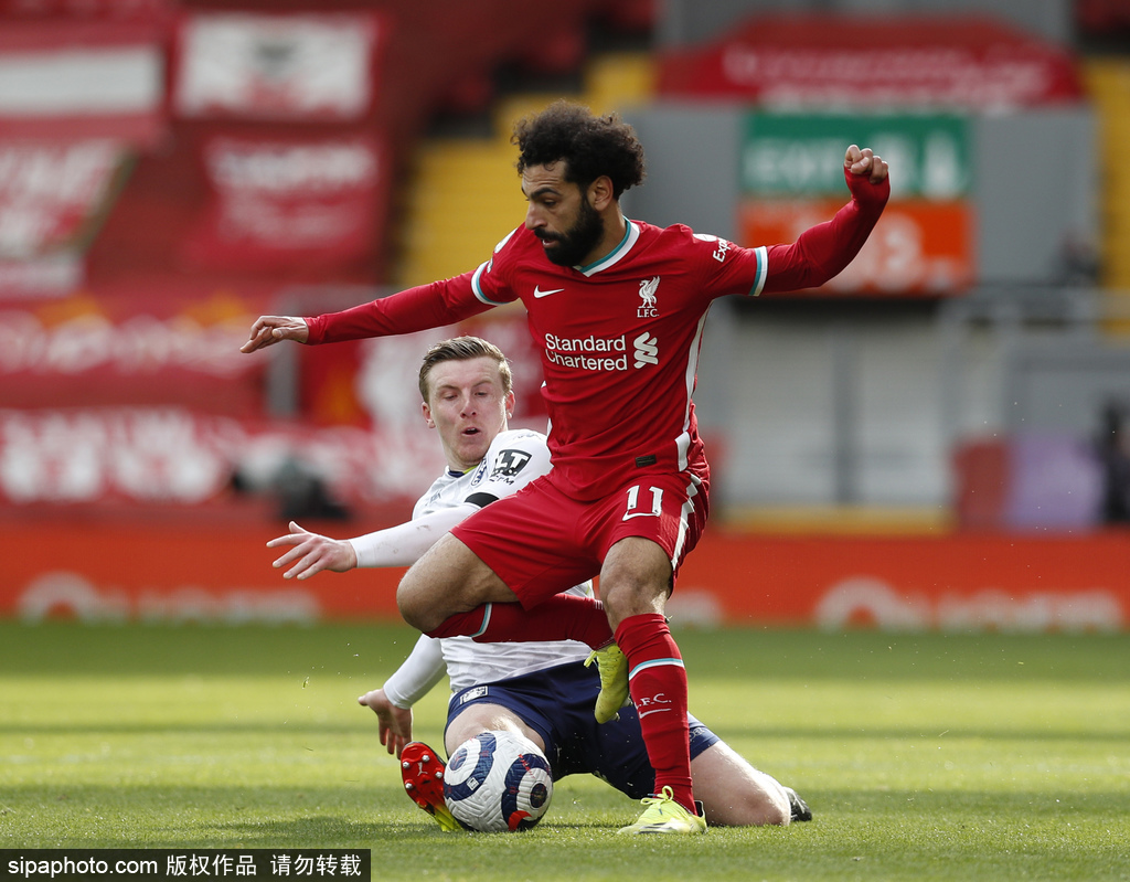 半岛体育app下载-安娜谢尔巴科娃走光